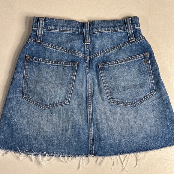 Madewell Rigid Denim A-Line Mini Skirt in Leandra Wash (size 23) - Picture 5 of 8